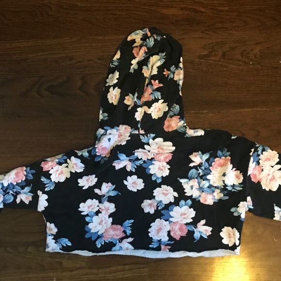 Garage Cropped Hoodie - Picture 2 of 3